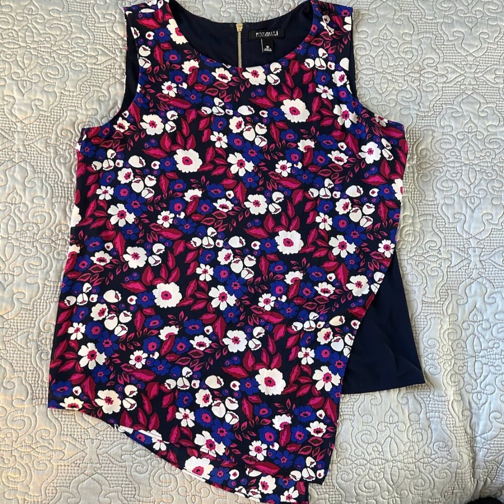 Roz & Ali triangle front floral top, Size M